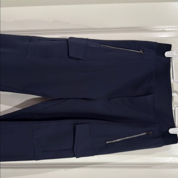 Athleta Women’s Navy Endless high rise Cargo Pant - Picture 5 of 5